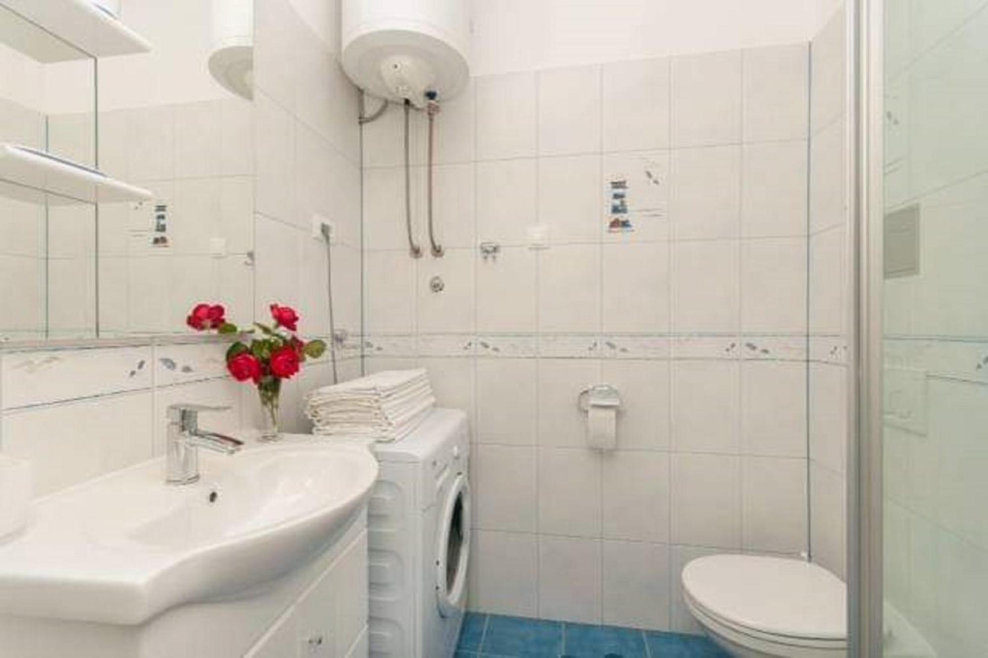 Nikolina Apartment