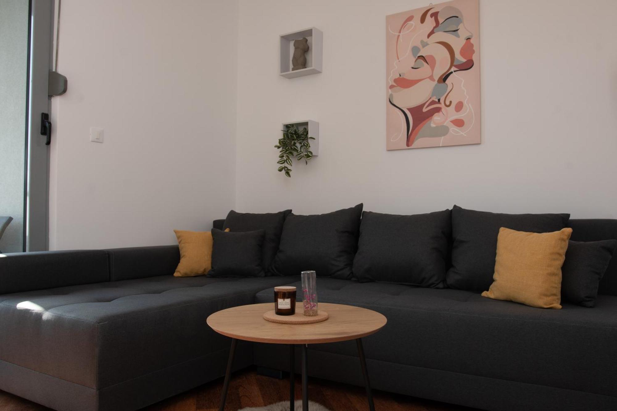 Nikolina Apartment